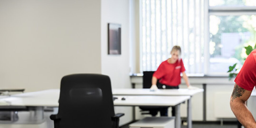 Service de nettoyage intérieur rapide et efficace, garantissant des résultats optimaux grâce à des techniques innovantes et des équipements de pointe